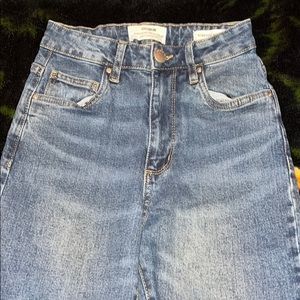 Light wash mom jeans.